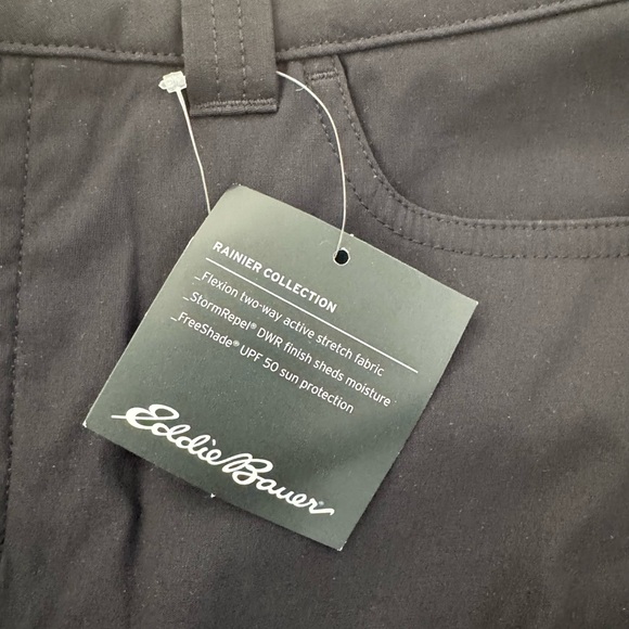 Eddie Bauer Women’s Black Mid Rise Rainier SHORTS Outdoor Adventure NWT Size 8 - Picture 5 of 6
